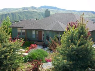 3790 Viewmont Dr, Wenatchee, WA 98801