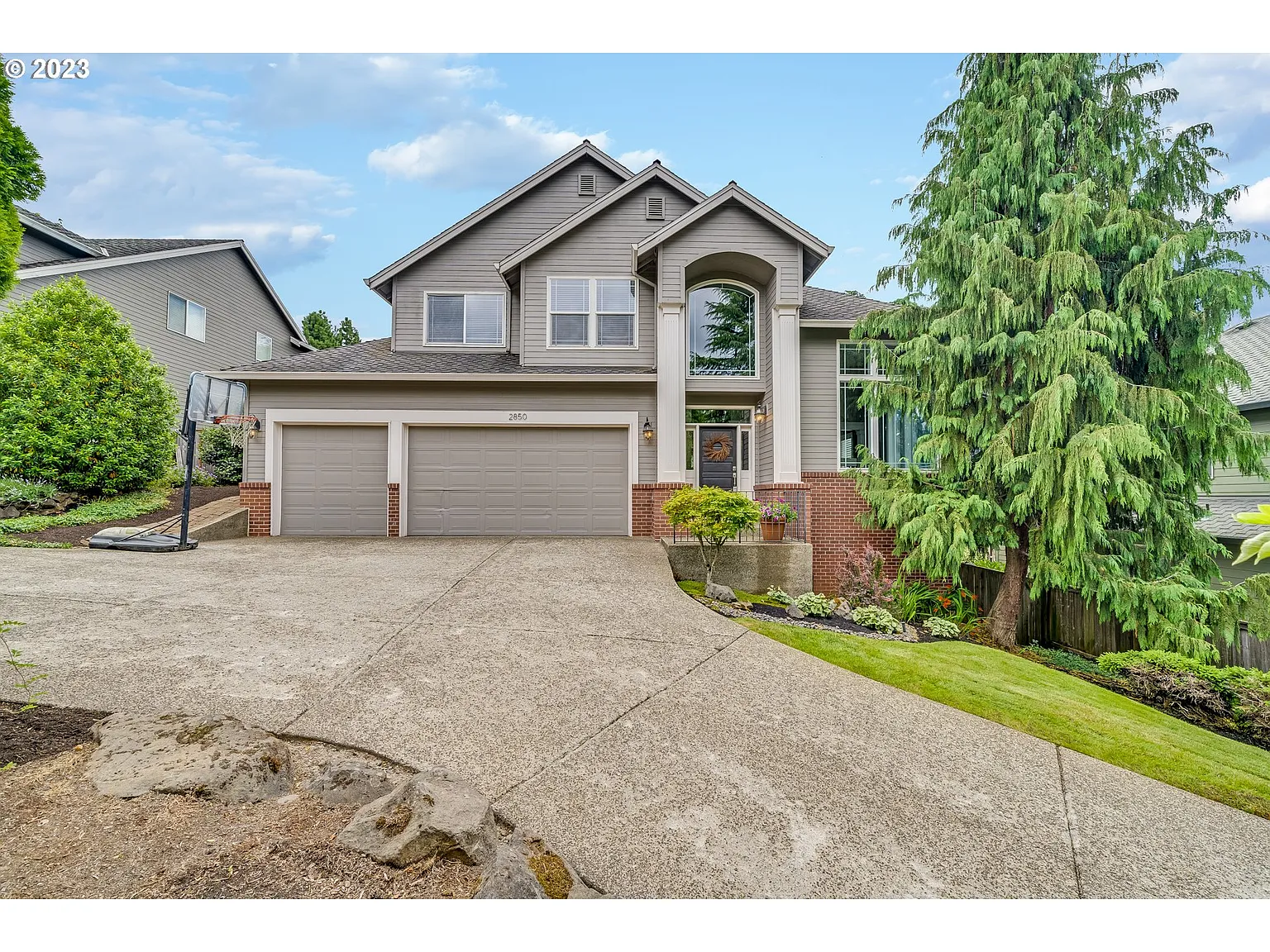 2850 White Salmon Ct photo 1