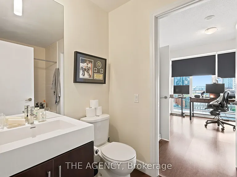 112 George St S #S1006 — Photo 16