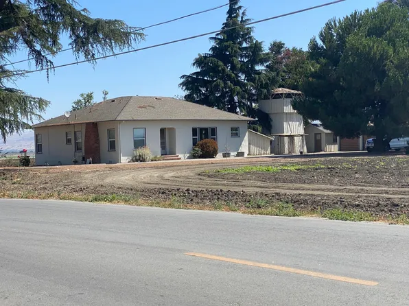 241 N Chappell Rd, Hollister, CA 95023