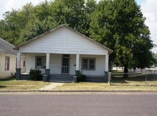 914 3rd St, Monett, MO 65708