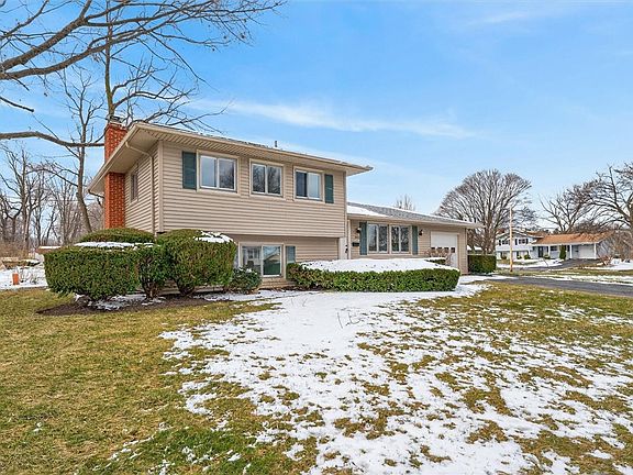 3rd image of 149 Centerwood Dr