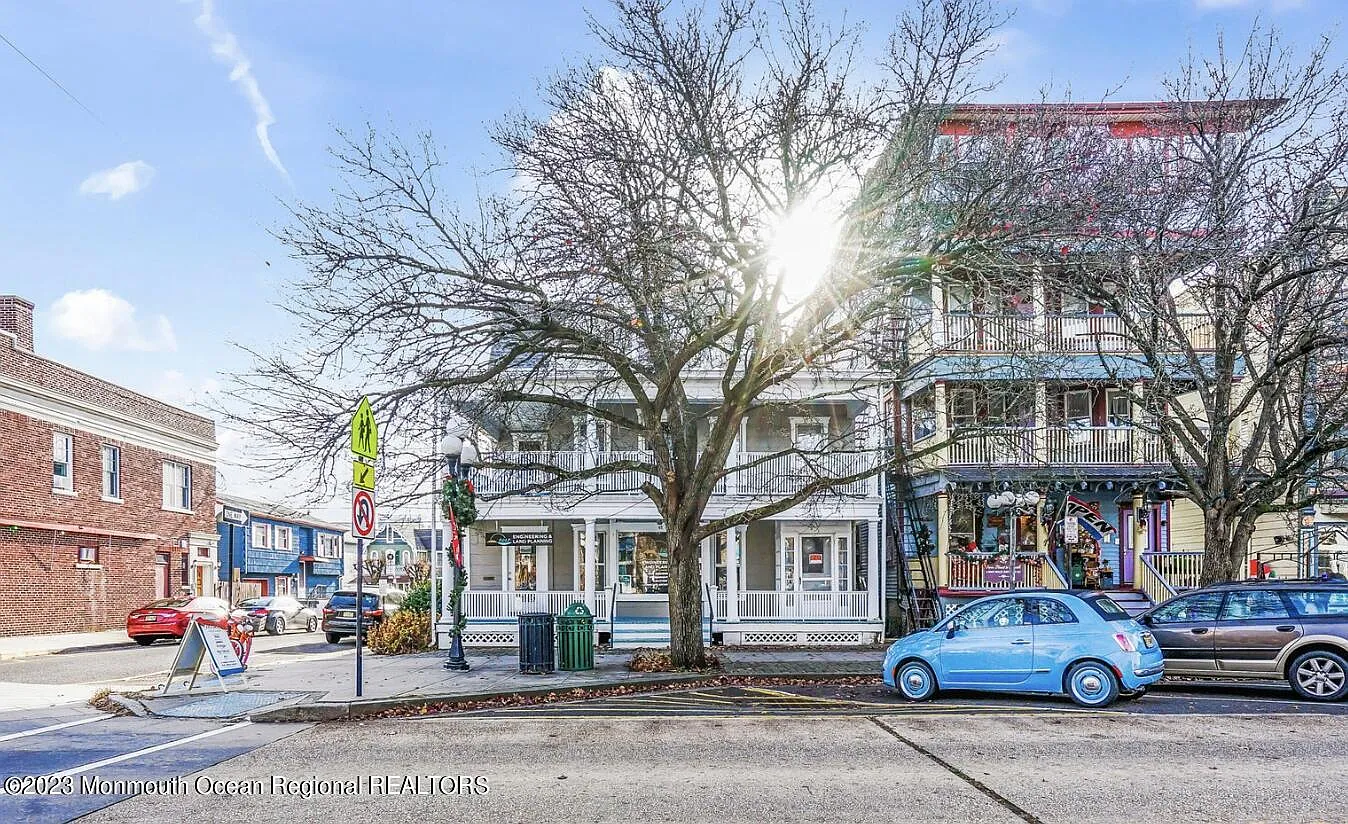 2 bed, $2,100 — Photo 1