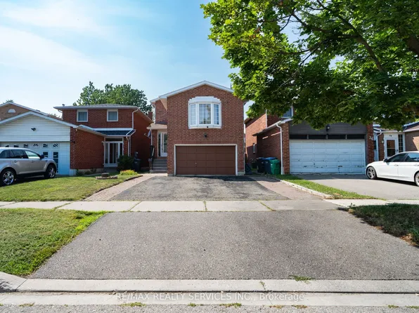 34 Clarridge Ct, Brampton, ON L6X 3N5