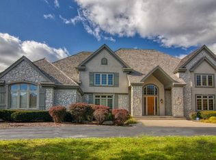 11409 N Justin Dr, Mequon, WI 53092