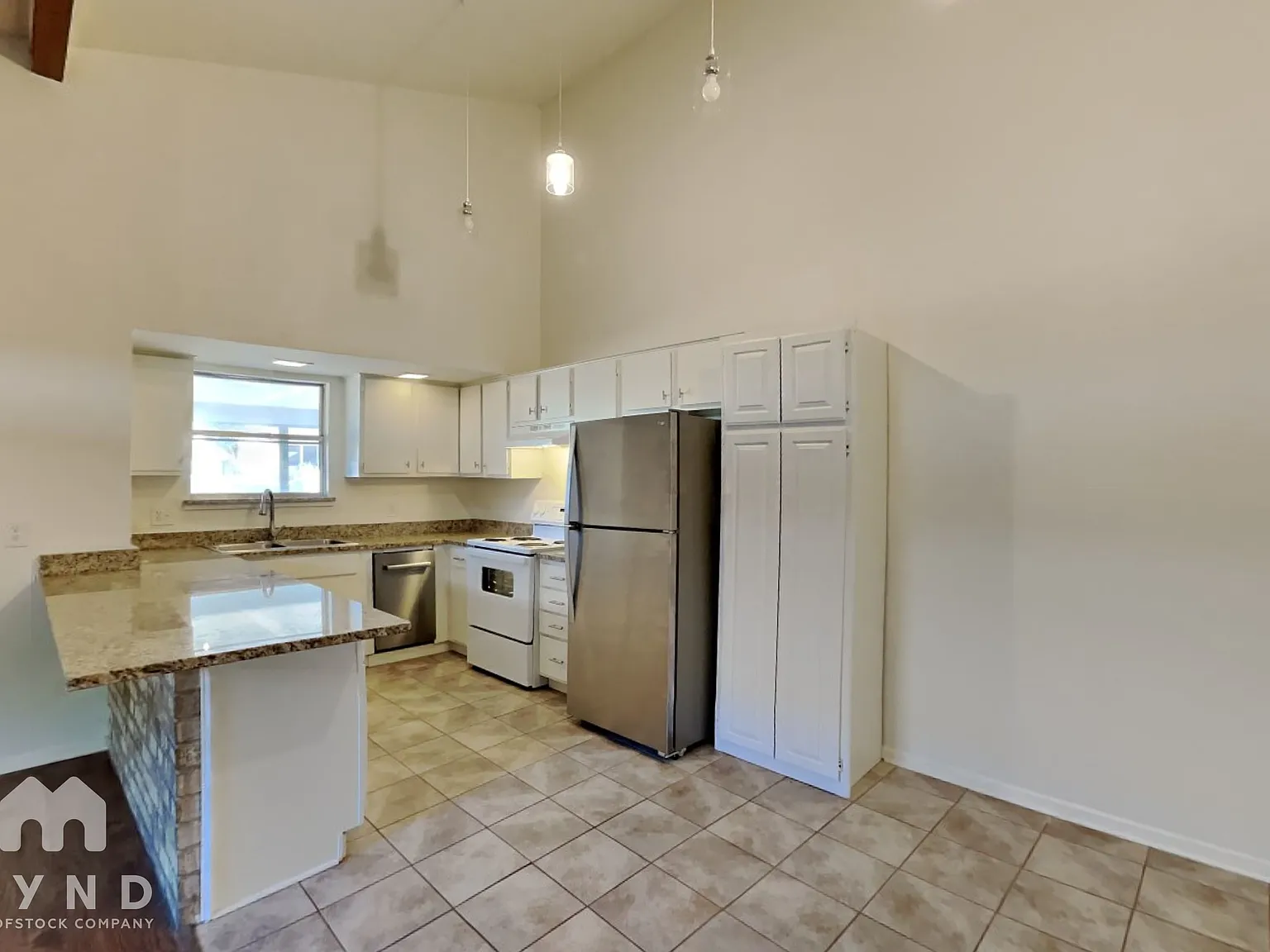 2 bed, 2.0 bath, 900 sqft, $1,620 — Photo 4