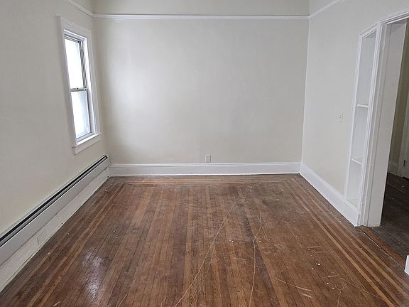 2nd image of 641 S 5th Ave Room 1