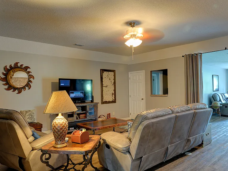 220 N Country Club Dr — Photo 24