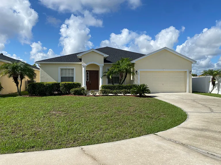 4711 Mandolin Loop — Photo 3