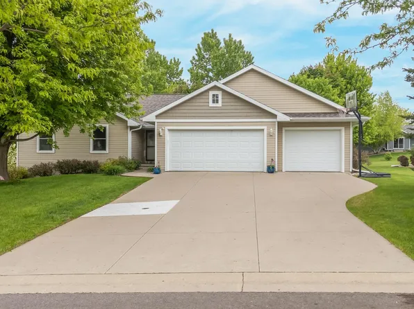 N1692 Arnies Ln, Greenville, WI 54942