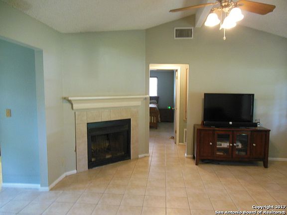 5th image of 215 Doeskin Dr