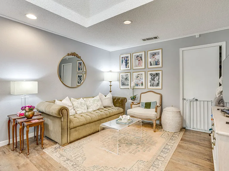 4632 Pershing Ave — Photo 13