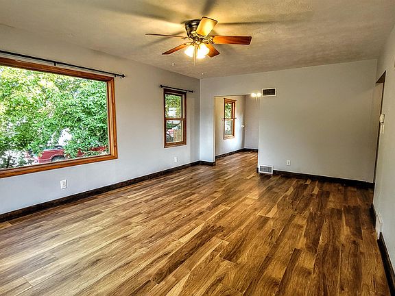 4th image of 1323 W 21st St