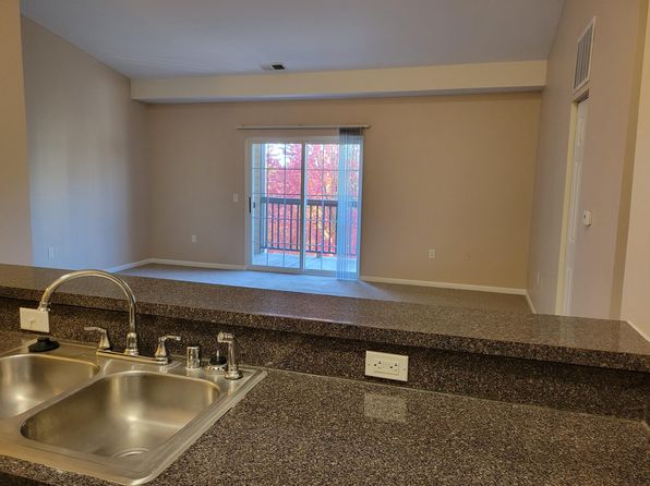 60 Hunt Club Dr APT 409