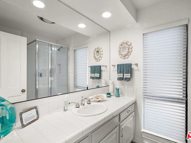 4244 Avenida De La Encinal — Photo 32
