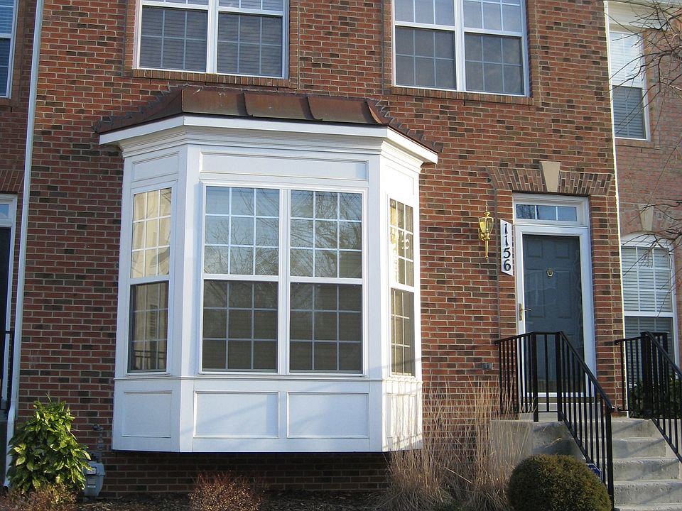 4+ BR, 3.5 BA, 3 Finished levels w/rear bump-outs, High ceilings