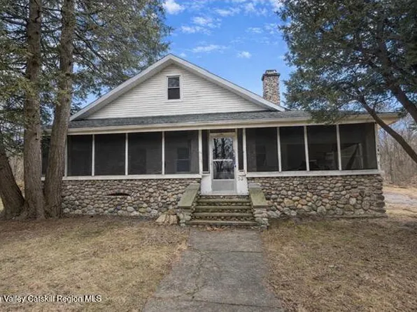 55 Payn Avenue, Chatham, NY 12037