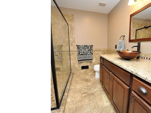 5th image of 433 Dorchester Dr