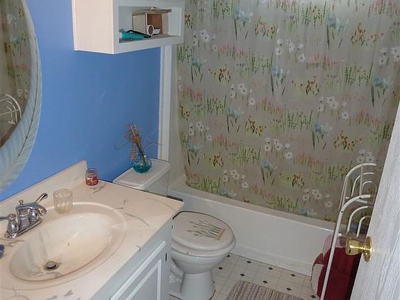 5th image of 8305 Karen St