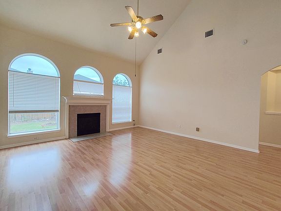 4th image of 2715 Sunnycreek Ln