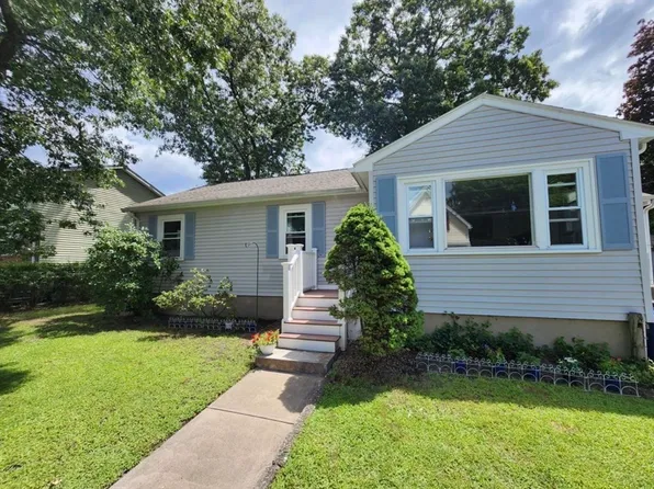 9 Gregg St #9, Woburn, MA 01801