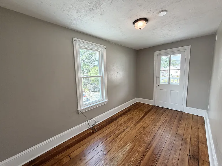 305 N Franklin St — Photo 7
