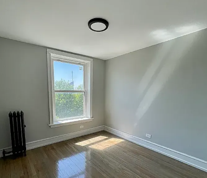 4615 S Prairie Ave #4 — Photo 2