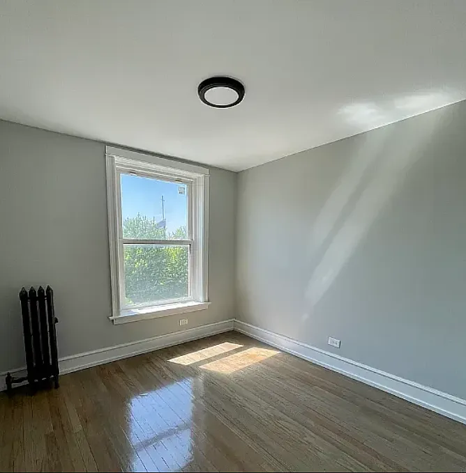 Building Photo - 4615 S Prairie Ave #4
