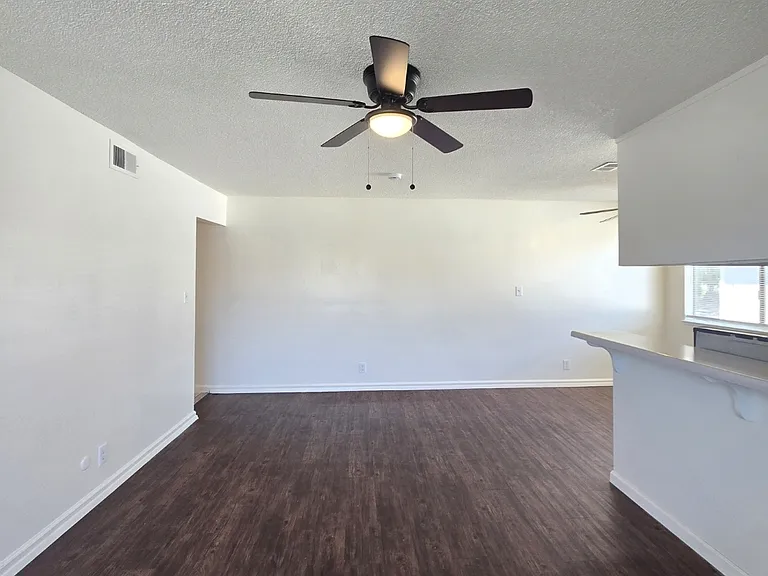 2640 W Fairmont Ave #204 — Photo 6