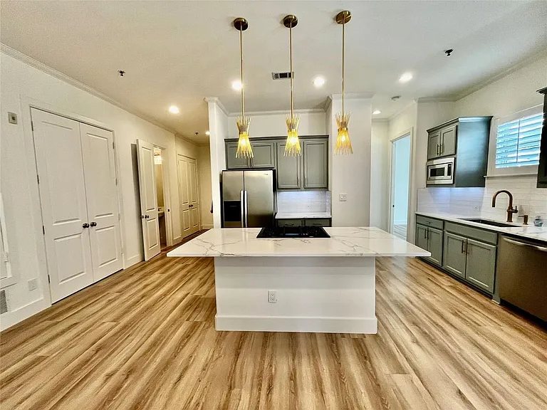5808 McCommas Blvd #A105 — Photo 2