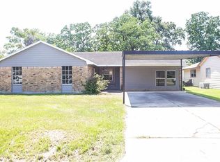 214 Deepgrove Dr, Houston, TX 77037