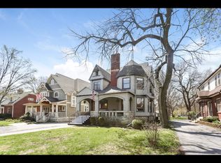 135 Lawton Rd, Riverside, IL 60546