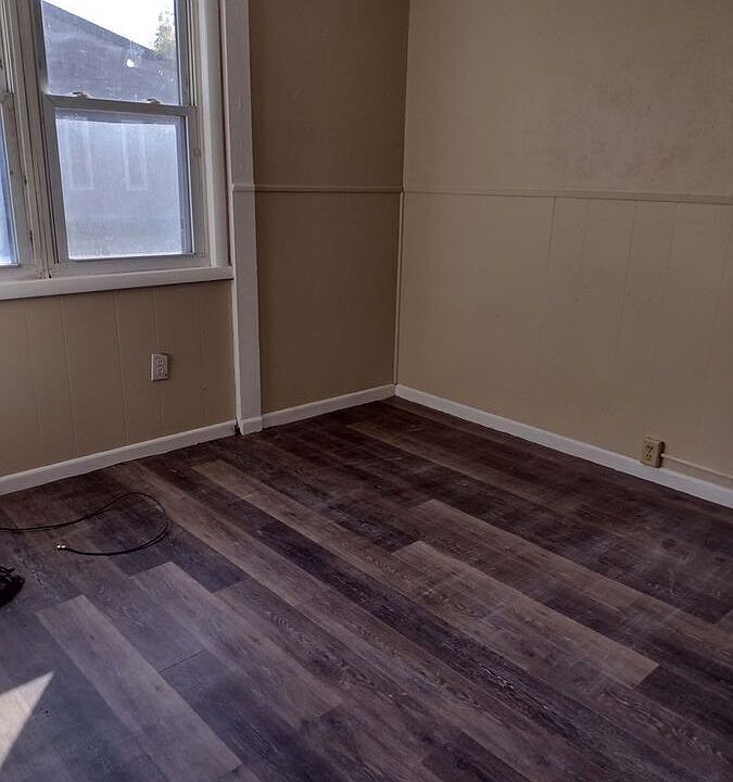1st image of 124 Lake Ave #3