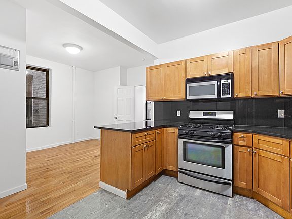 5th image of 154 Columbus Ave APT 3