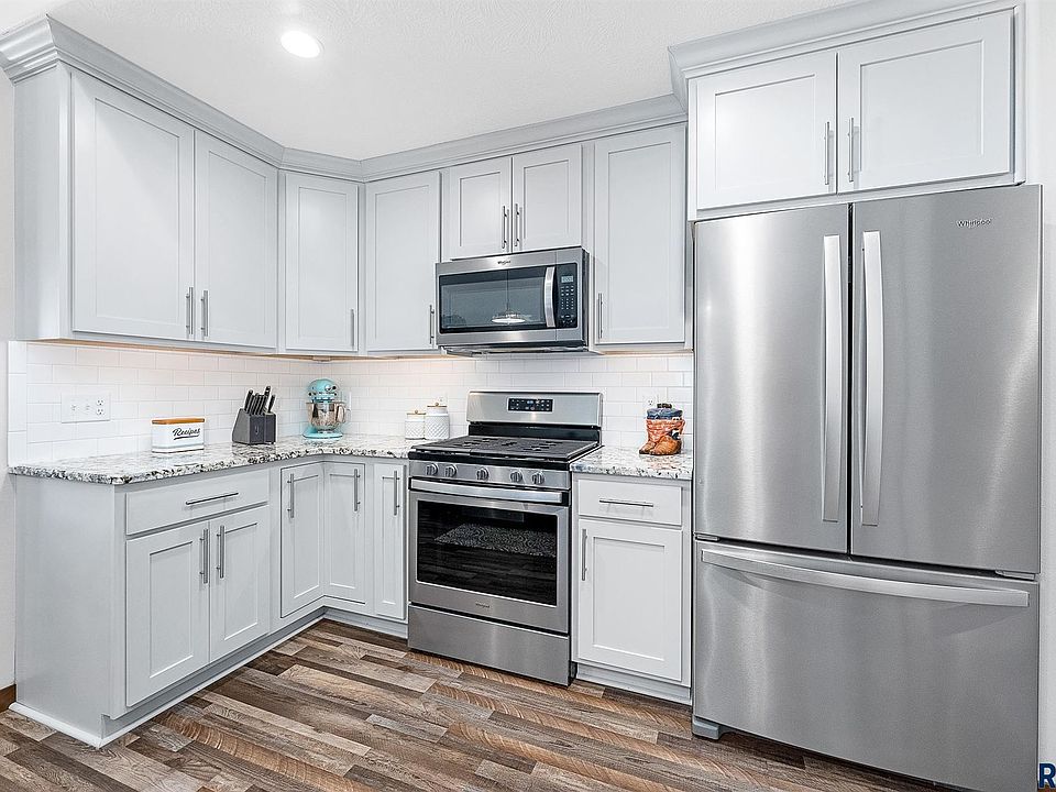 2710 E Sunburst Dr, Brandon, SD 57005 Zillow