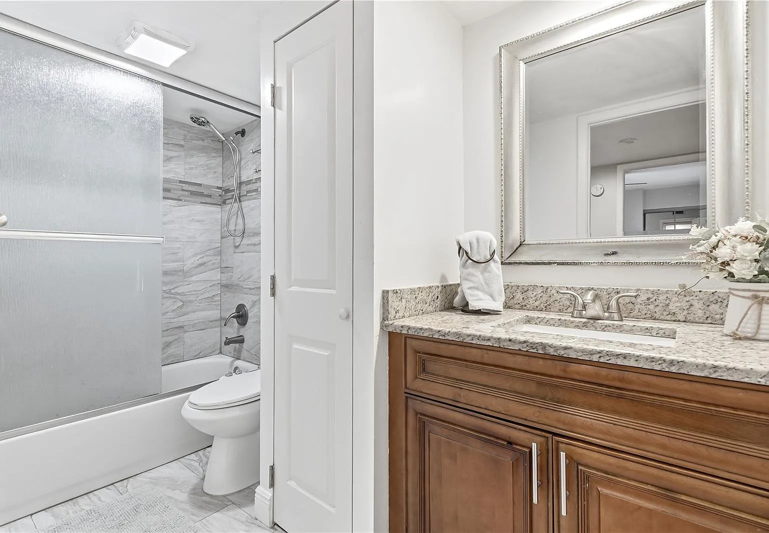 2 bed, 2.5 bath, 1344 sqft, $1,950 — Photo 1