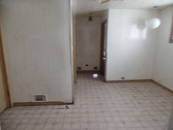 5th image of 2200 N Mango Ave