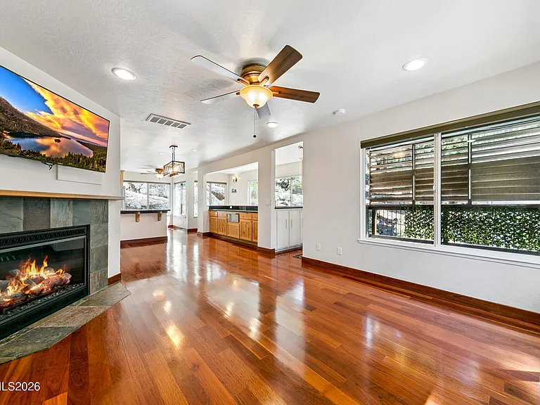 215 Clubhouse Cir — Photo 19