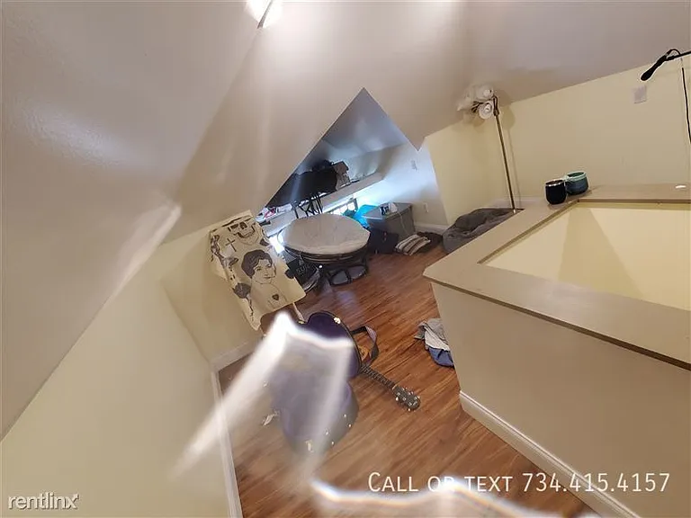 518 Lawrence St — Photo 30
