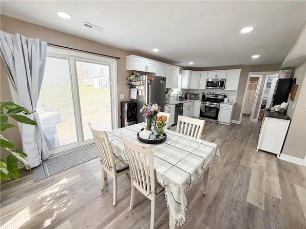 210 S Franklin St, Raymore, MO 64083