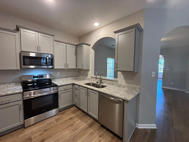 10151 Sterling Ridge Dr — Photo 14
