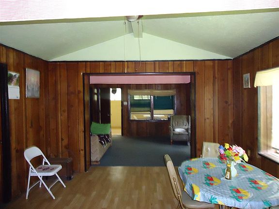 2nd image of 121 Fannin St N