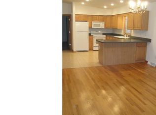20 Wyndwood Rd, Uncasville, CT 06382