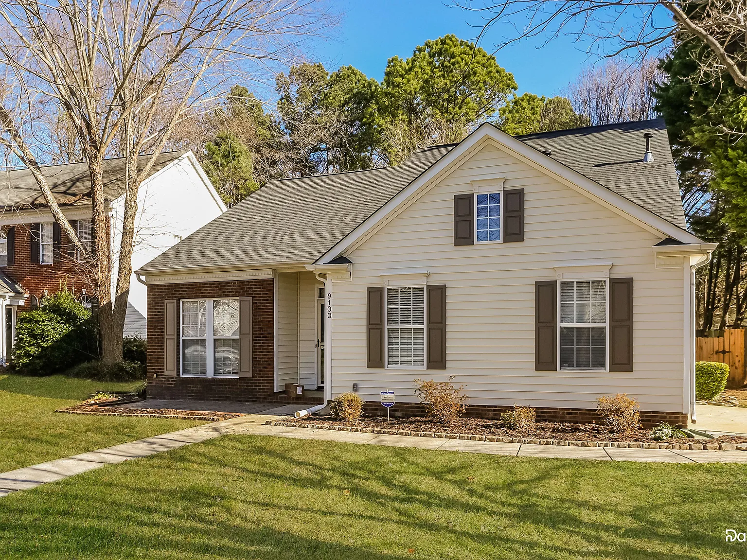 3 bed, 2.5 bath, 1738 sqft, $2,110 — Photo 2