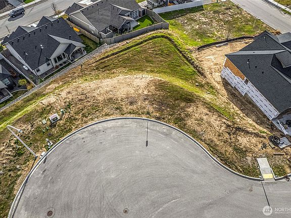 5th image of 978 Spring Mountain Drive