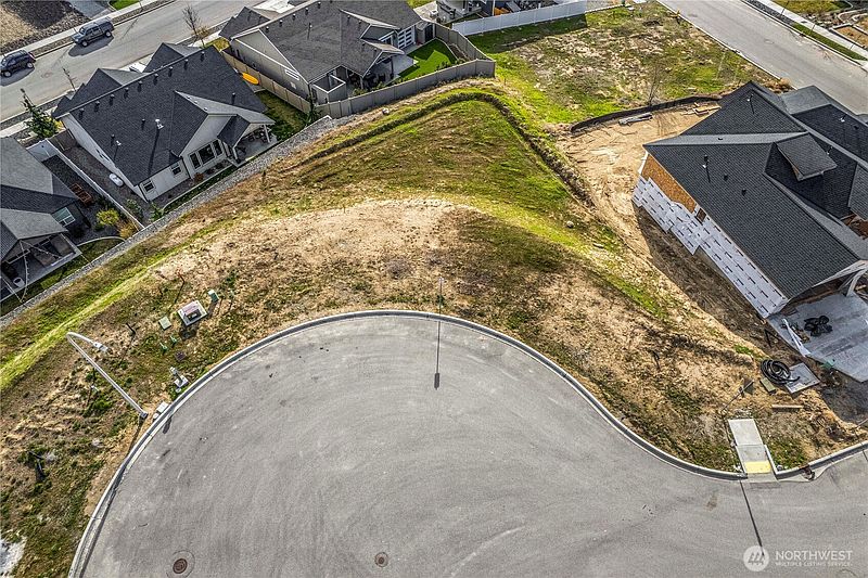 5th image of 978 Spring Mountain Drive