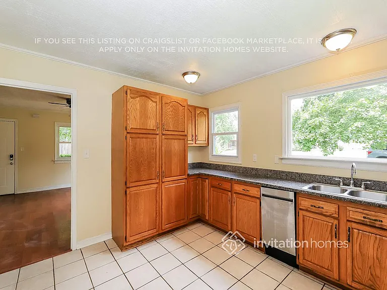 1359 Raymond Dr — Photo 6