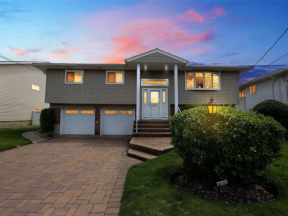 1st image of 3233 Ocean Harbor Drive