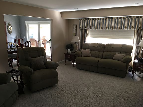 5th image of 53 Sanford Dr