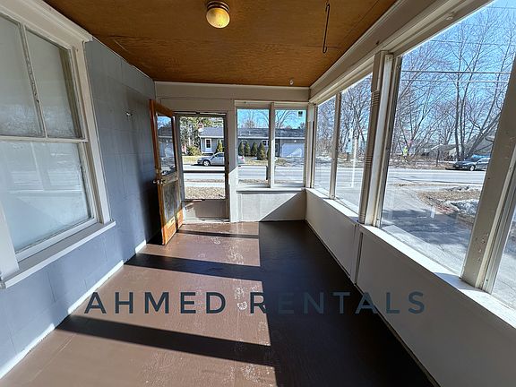 3rd image of 290 Cumberland St #1